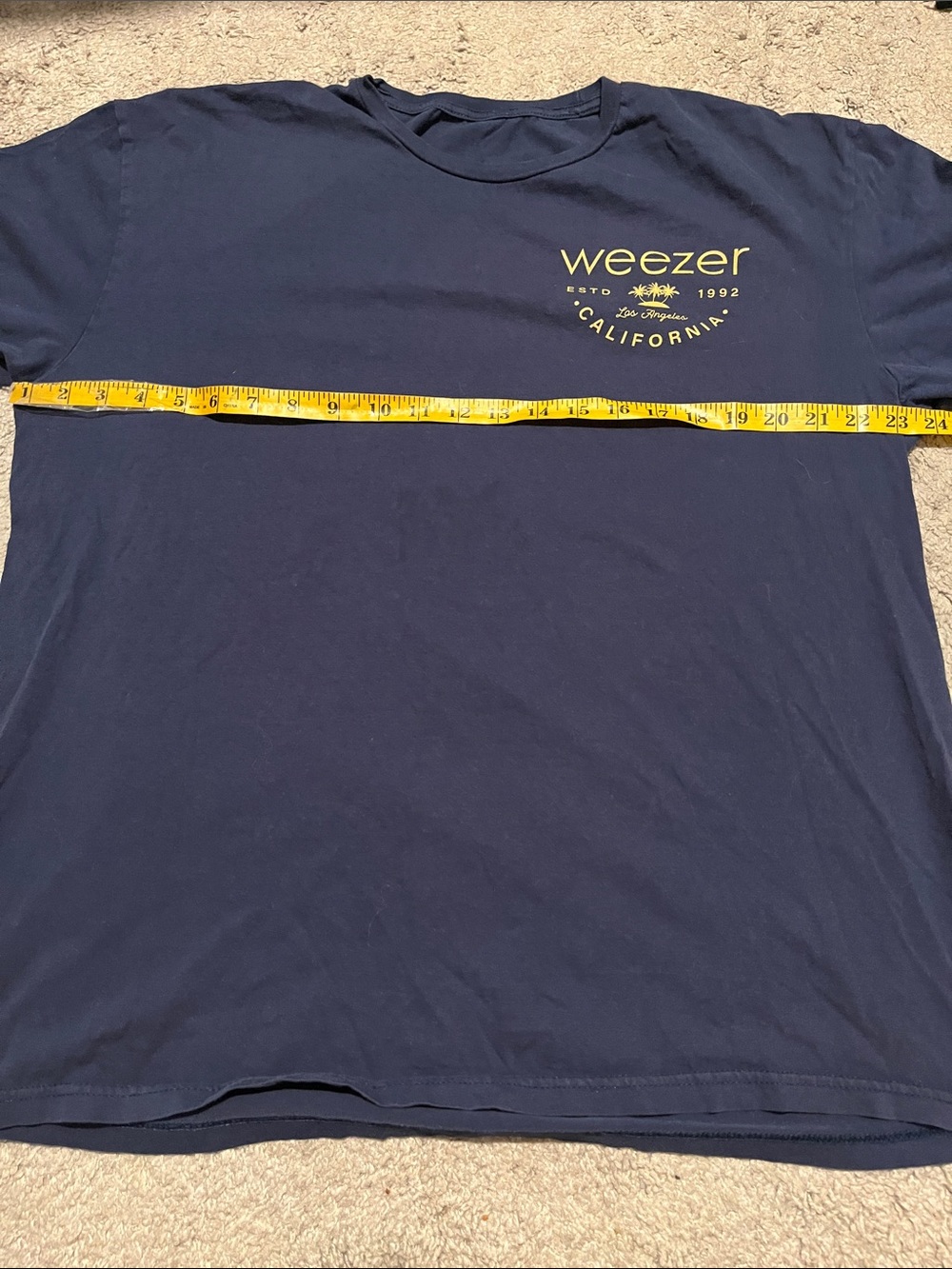 Weezer Band Music Los Angeles California Graphic T-Shirt Concert - Picture 7 of 8